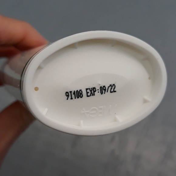 Peter Thomas Roth Max Sheer Moisture Defense Spf30 - Picture 3 of 8